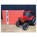 1/16 Case-IH Magnum 7130 1987 Denver NIB Ertl