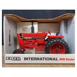 1/16 IH 966 Special Edition NIB Ertl