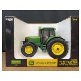 1/16 John Deere 7520 Collector NIB Ertl