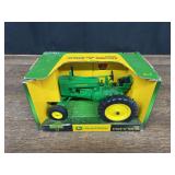 1/16 John Deere G NIB Ertl