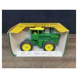 1/16 John Deere 7520 NIB Ertl