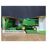 1/28 John Deere 9500 Combine NIB Ertl