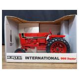 1/16 IH 966 Special Edition NIB Ertl