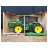 1/16 John Deere 8760 Collector NIB Ertl