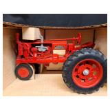 1/16 Farmall F20 NIB Ertl