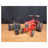 (2) 1/16 Farmall F20 + Hydro 100 Ertl
