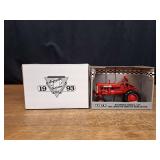 1/16 Farmall 130 1993 Lafayette NIB Ertl
