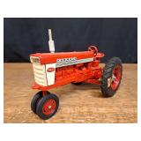 1/16 Farmall 560 Ertl