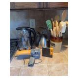 Kitchenware Assortment Including Cosori Electric Kettle, Smith