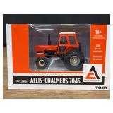 1/64 AC 7045 NIB Ertl