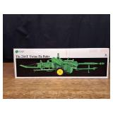 1/16 John Deere 214-T Baler Precision NIB Ertl