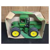 1/16 John Deere 8650 NIB Ertl