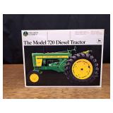 1/16 John Deere 720 Precision NIB Ertl