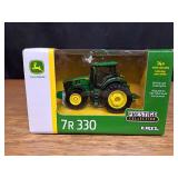 1/64 John Deere 7R 330 Prestige NIB Ertl