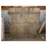 Wagon corn scoop board
