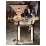 Corn crusher. Number 378E