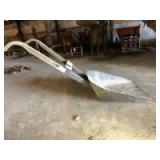 2-wheel hand operated grain scoop