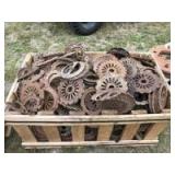 Pallet planter plates
