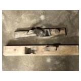 2 wood planes