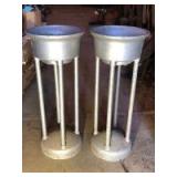 2 display fixtures