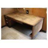 Wooden Desk 72x36x29 w/4 drawers