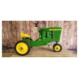 Eska John Deere 4010 Four Hole 10 pedal tractor