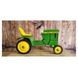 Ertl John Deere LGT Type 1 pedal tractor