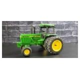 1/16 Scale Customized Ertl John Deere 4440
