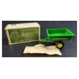 1/16 Scale Ertl John Deere lawn & garden dump cart