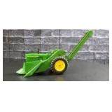 1/16 Scale Ertl John Deere Model 3020