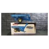 1/16 Scale Spec Cast Kinze 1050 Sof-Tred Harvest Commander