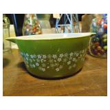 1.5 Quart Pyrex casserole dish