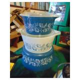 3 piece set of Pyrex casserole dishes