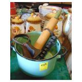 Vintage/primitive kitchen lot