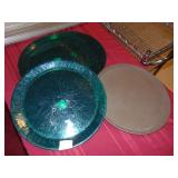 lot of plastic trays and waitstaff tray