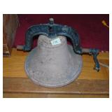 cast iron C.S. Bell Co.  Hillsboro, O with ringer