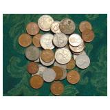 lot of foreign coins, mostly Canadian