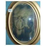 Antique Oval Bubble Frame with Photo
