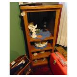 Oak Display Cabinet With 3 shelves