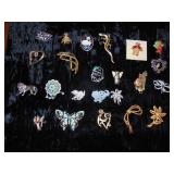 (22) Quality costume Pins