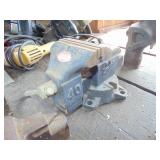(2) small vises and cast drum spout