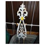 Painted rod iron garden decor