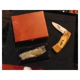 (3) Novelty Type Pocket Knives