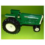 Oliver 1855 Tractor w. Box