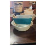 Lot Of Vintage Pyrex Pieces