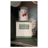 Edgemont Cracker Tin & Retro Bromwell Sifter