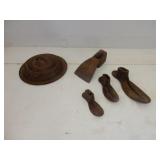 5 antique items-3 shoe horns, cast lid for pot