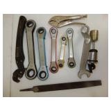 Tray 7 wrenches, metal file, sm vise grips
