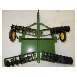 ERTL Co toy John Deere disc with 4 gangs-loose