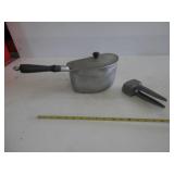 Hammercraft oval/sauce pan w/lid & spout